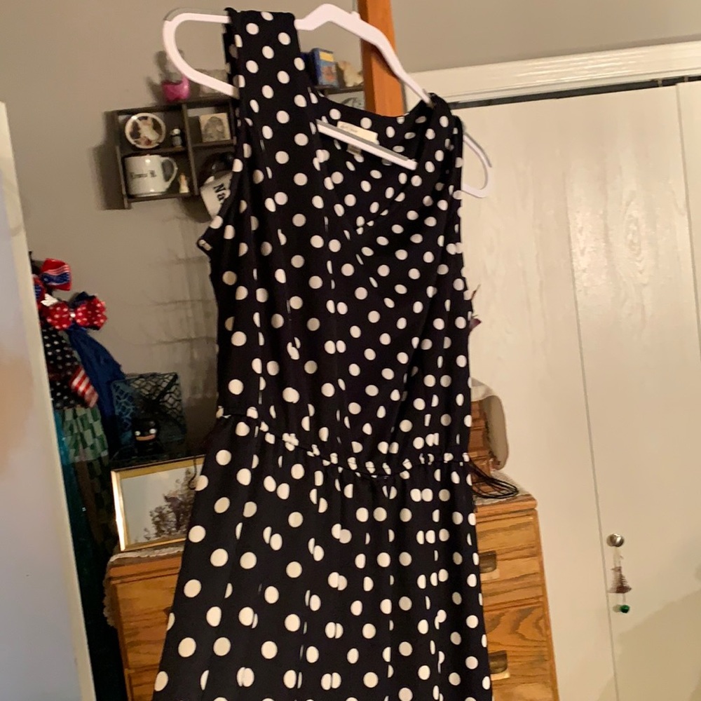 Long sleeveless dress